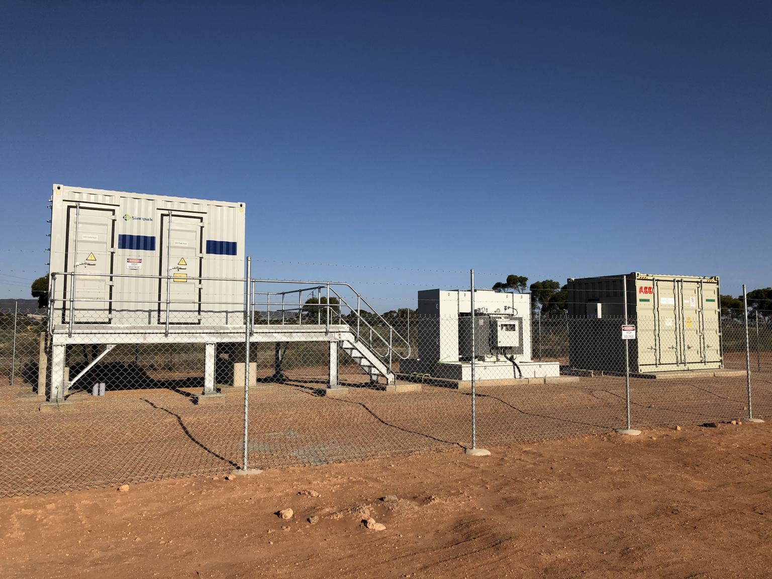 Australia Kadina 33kV 4Mvar SVG in solar farm (1)