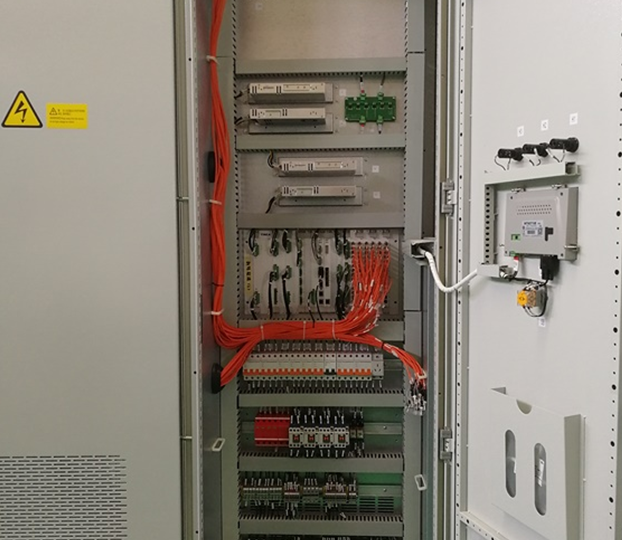 Control Cabinet Features