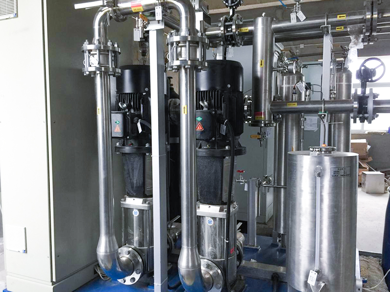 Watergekoeld STATCOM-systeem met gesloten lus